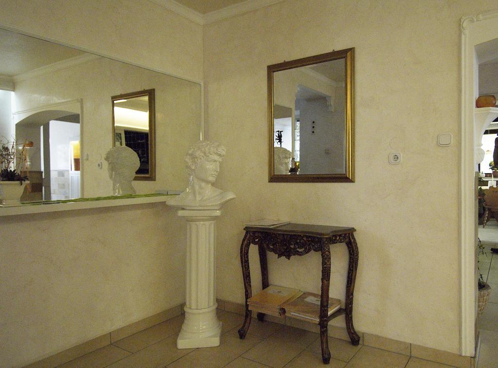 Hotel Regina Zirndorf Bagian luar foto